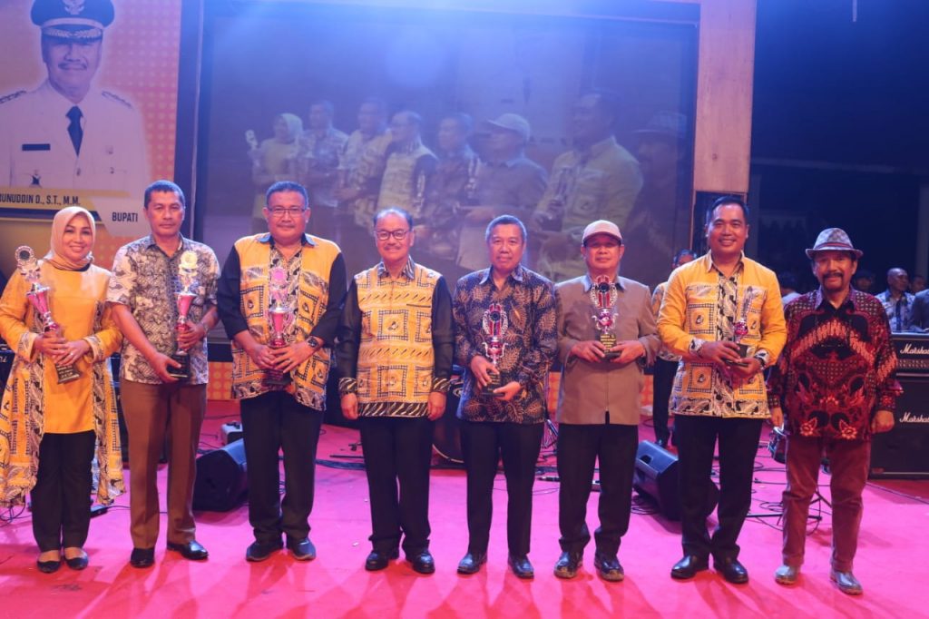 Artis Ibukota Meriahkan Penutupan Pameran Konsel Expo. Surunuddin,  Semoga Konsel Makin Maju