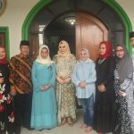 Sekda, Ketua TP-PKK & Ketua DWP Konsel, Dampingi Ketua TP-PKK Provinsi,   Salurkan Santunan ke Kaum Dhuafa Ranomeeto