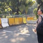 BW Masuk ke Gedung MK Susuri Kawat Berduri