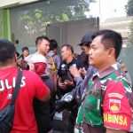 Polri dan Babinsa Pasar Kliwon Gerebek Pengedar Narkoba