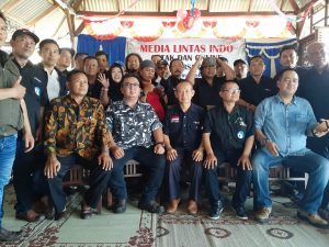 Saat berpose bersama