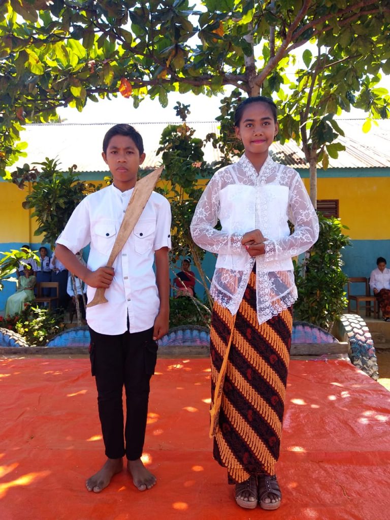 Lomba Kostum Meriahkan Peringatan Hari Pahlawan di Desa Kawasi