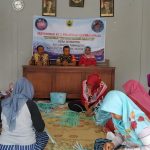 Anggota PKK Jatibatur Adakan Pelatihhan Prodiksi Tas Berbahan Plastik