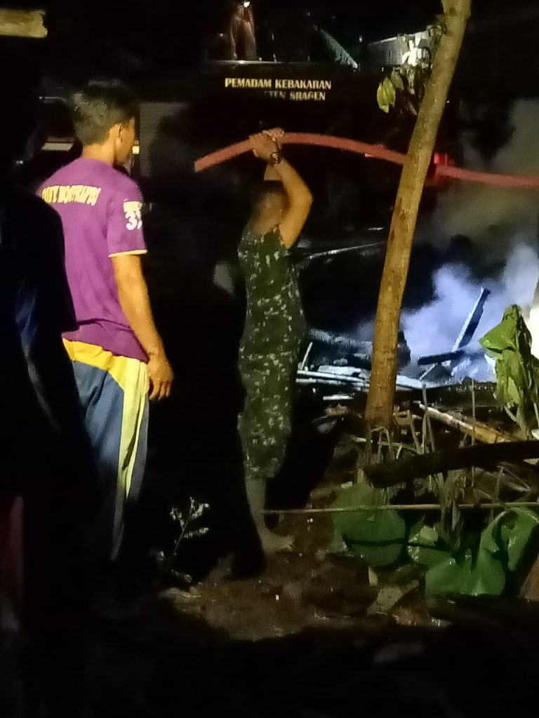 Si Jago Merah Lalap Habis Rumah seorang Kadus di Desa Jati Sumberlawang