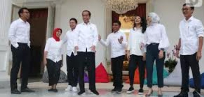 Fakta Menarik Dari Stafus Milineal Jokowi, Gaji Fantastis hingga Punya Asisten