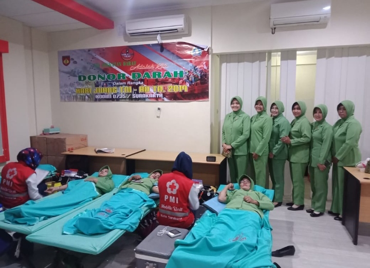 Anggota Persit KCK Cabang L Kodim Surakarta, Rela Sumbangkan Darahnya