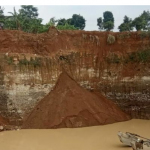 Tertimbunnya Pekerja Galian Pasir Lumpur, Karena Tanggul Jebol