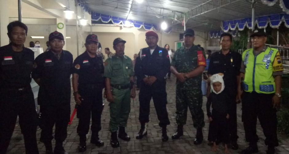 Tanggung jawab Keamanan Wilayahnya, Babinsa Koramil 04/Jebres Amankan Perayaan Natal 2019