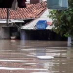 24.999 KK Warga Kota Bekasi Mengungsi Akibat Banjir