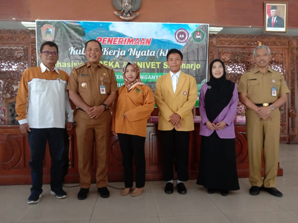 Bupati Karanganyar Drs.Juliatmono: Pemuda Harus Mandiri, Buka Lapangan Usaha Sendiri.