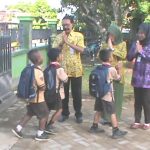 Gegara Virus Corona, Di Rembang Jabat Tangan Anak Sekolah Di Ganti Sungkem