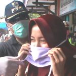 Bupati Rembang Bersama Forkopinda Membagikan Masker Kepada Masyarakat Secara Gratis