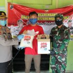 TNI-Polri Bagikan Sembako ke Warga yang Terdampak Corona /Covid-19