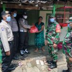 Cegah Pandemi Covid-19, Di Andong Polsek dan Koramil Bagikan Sembako dan Masker