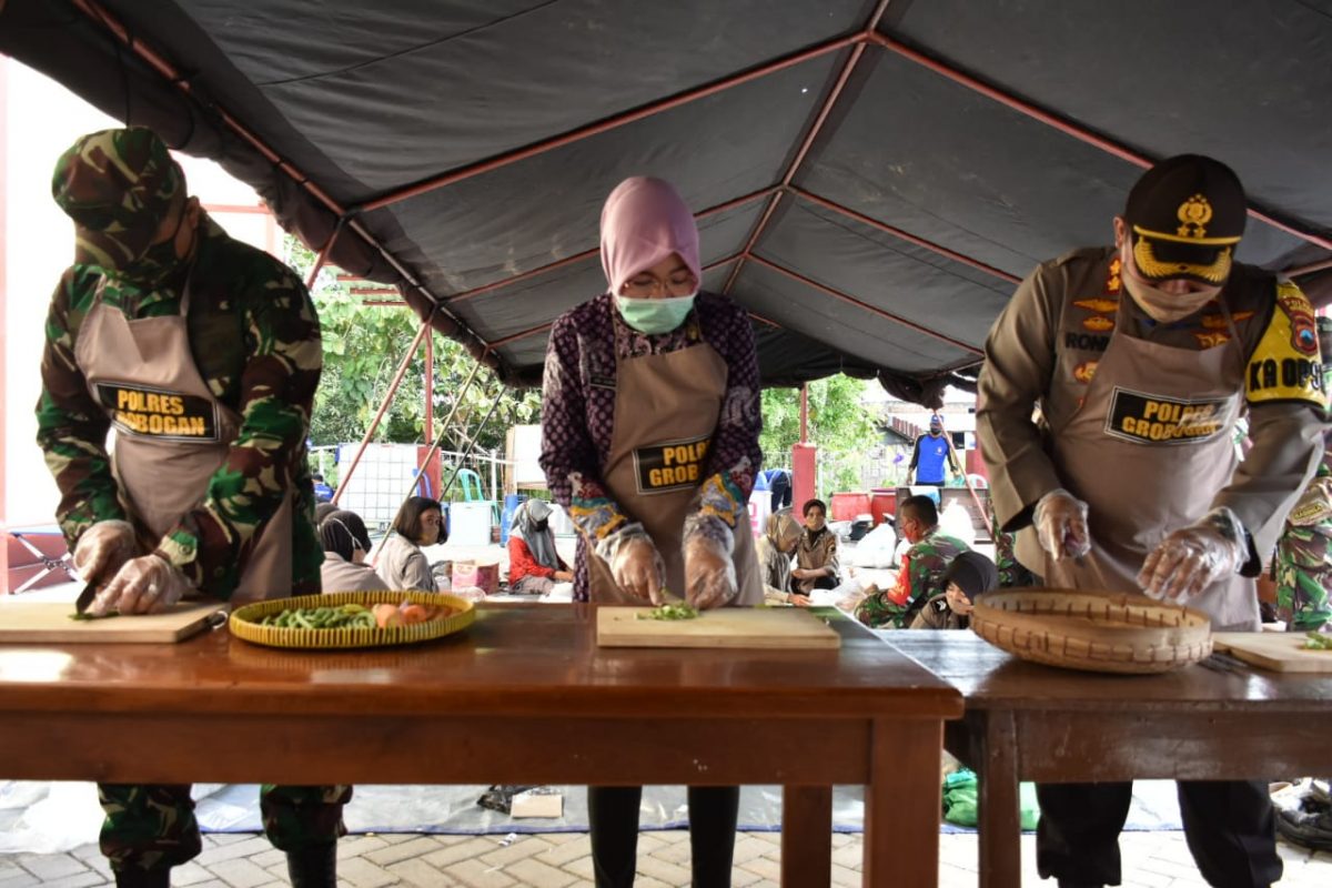 Bupati Grobogan Bersama Kapolres dan Dandim 0717 Buka Dapur Umum
