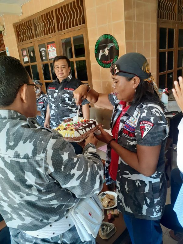 Unik Tepat HUT RI ke 75, Suharti Sapujagad Rayakan Ulang Tahun Kelahirannya Ke 49 Tahun