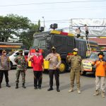 Untuk memutus mata rantai penularan COVID-19 di Kabupaten Rembang TNI,Polri,Pemda Melakukan penyemprotan Disinfektan