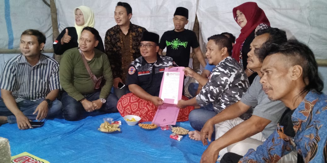 Ketua Umum DPN Sapu Jagad Memberikan SK Kepengurusan DPD Kota Semarang