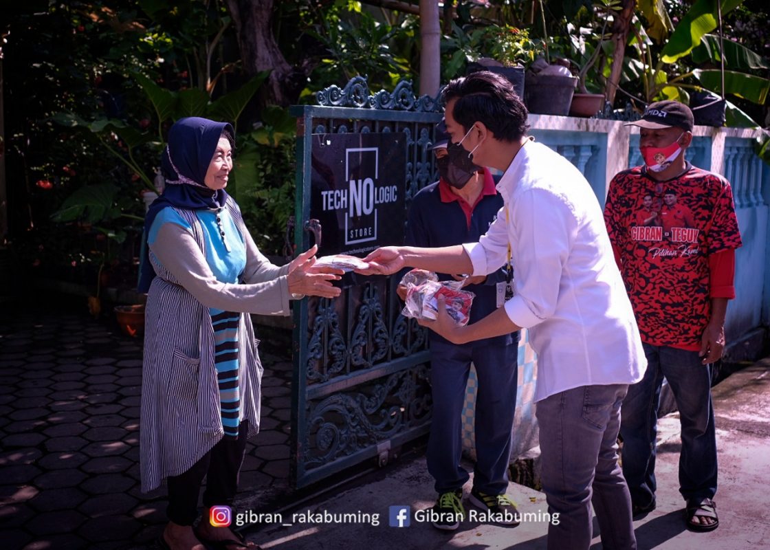 Lanjut Penyemprotan Di Gremet, Warga Sebut Gibran Bisa Kerja Cepat.