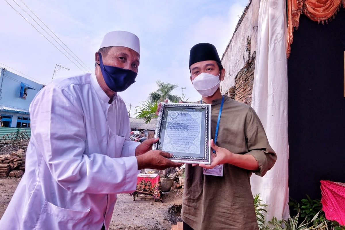 Hadiri Peletakan Batu Pertama Perluasan Ponpes Darul Karomah, Gibran: ‘Semoga Dapat Hidupkan Nilai Keagamaan