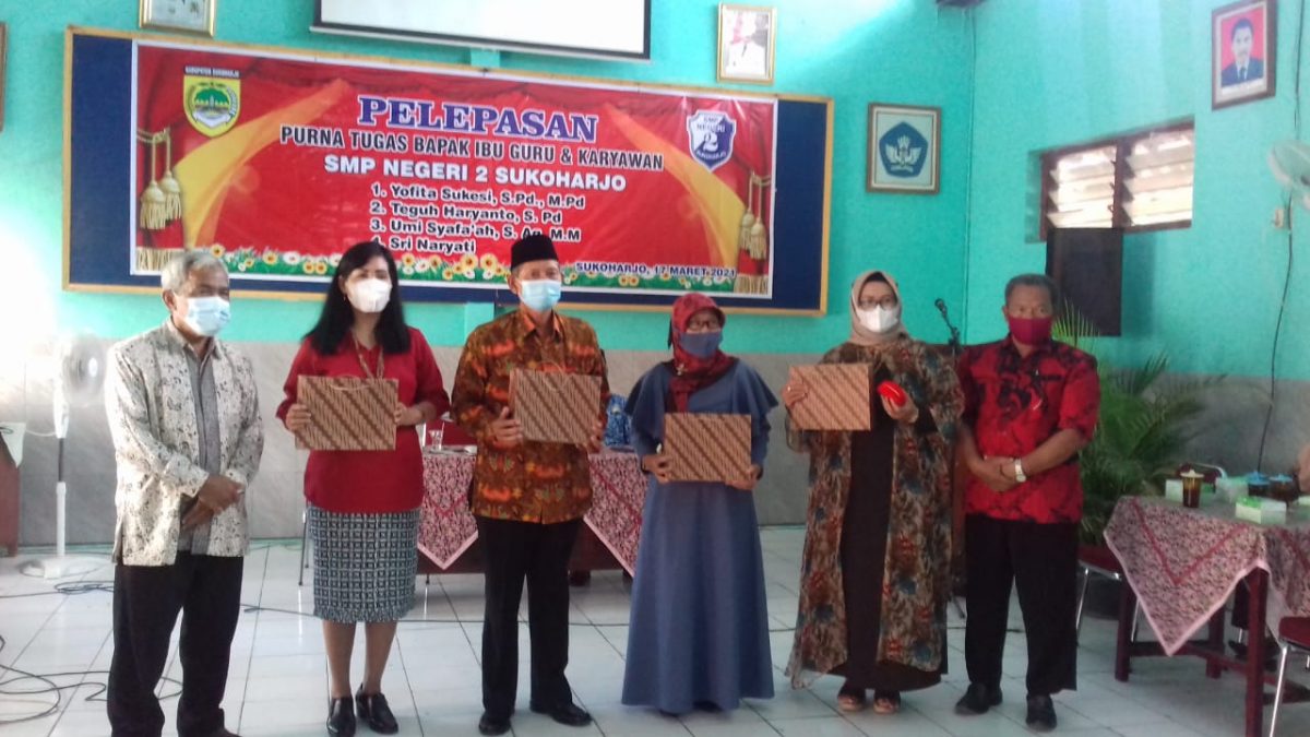 Perpisahan 4 Guru SMPN 2 Sukoharjo