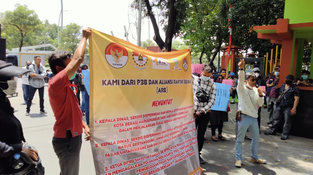 Aksi Demo Para Pedagang Dan ARB, Terkait revitalisasi pasar Bantargebang Kota Bekasi, DI Duga Ada Persekongkolan
