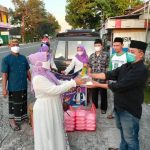 DPC PKB Wongiri dan Perempuan Bangsa Bagikan Takjil Kepada Masyarakat