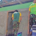Satgas Pamtas Yonarmed 6/3 Kostrad Bangun MCK Untuk Warga Perbatasan