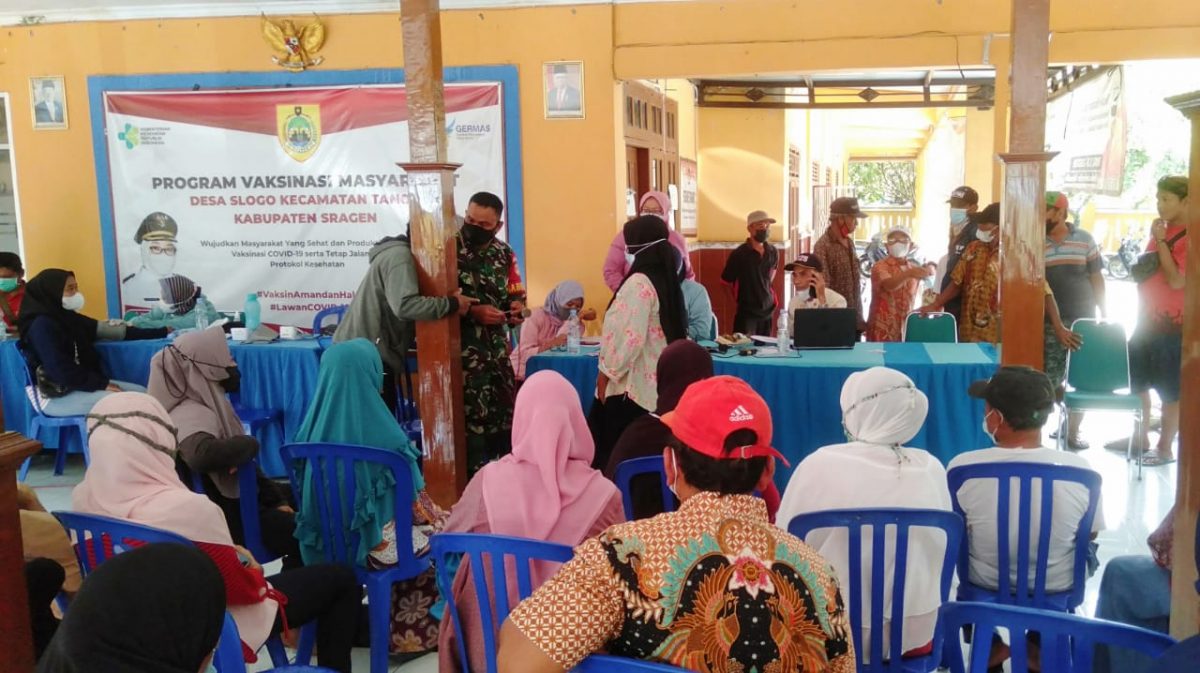Desa Slogo Gencar Laksanaan Gerakan Program Vaksinasi Masyarakat Dengan Tertib Dan di Siplin