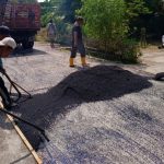 Pengaspalan Jalan Dukuh Ngamban RT 02 dan RT 04 Terlaksana Dengan Sukses