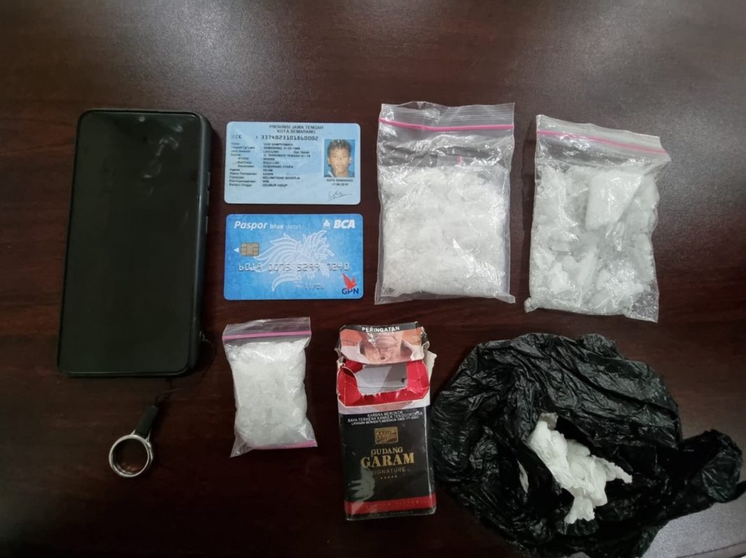 Pengedar Narkoba Digrebeg Diresnarkoba Polda Jateng saat Ambil Sabu di SPBU