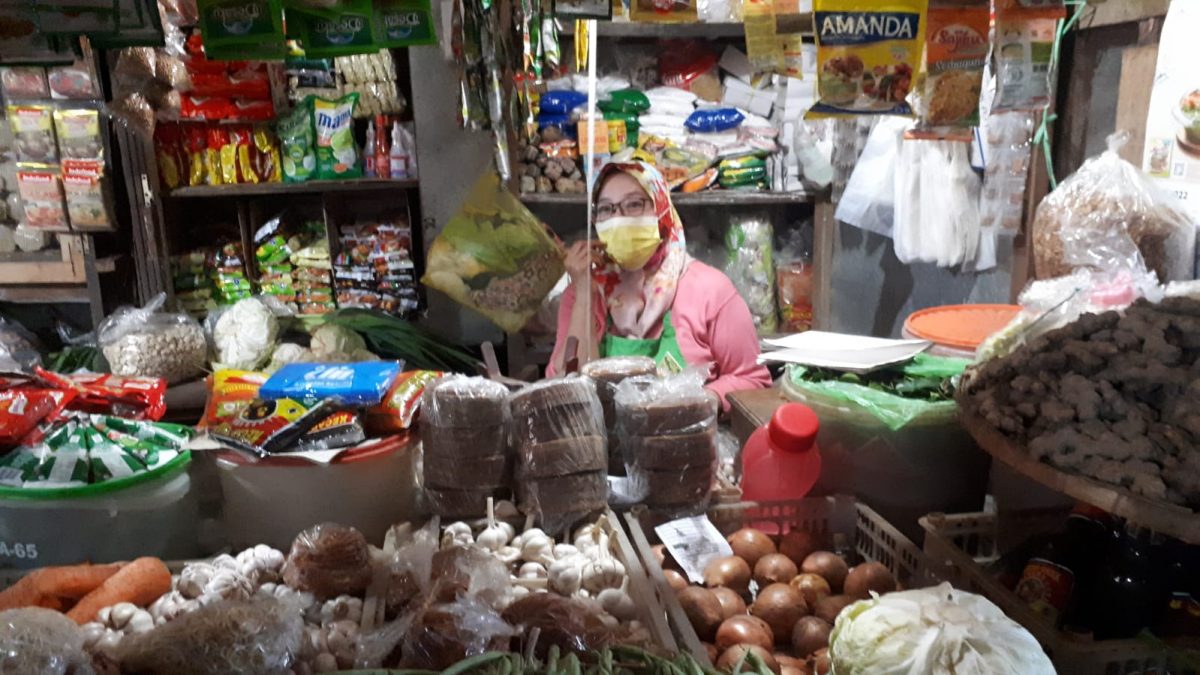 Menjelang Bulan Ramadhan Harga Bahan Dapur Mulai Naik Di Pasar Kota Rembang