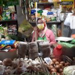 Menjelang Bulan Ramadhan Harga Bahan Dapur Mulai Naik Di Pasar Kota Rembang