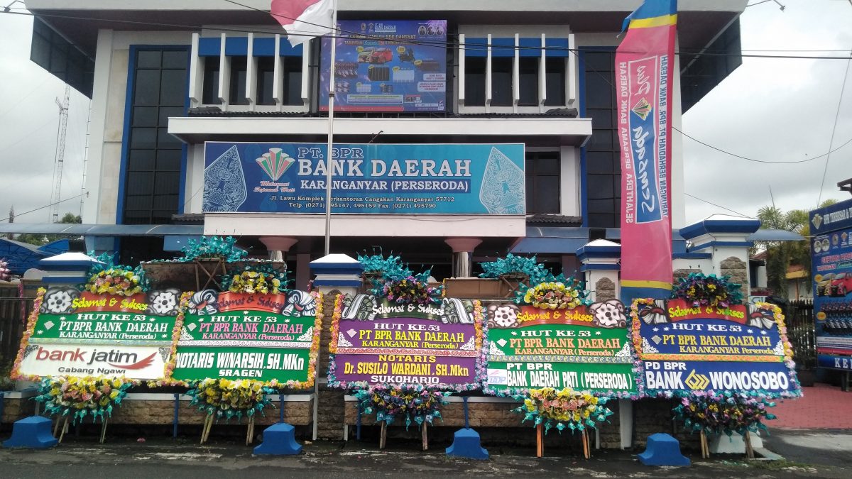HUT Ke 53 Bank Daerah Karanganyar, Berikan Hadiah Utama Mobil Aylia