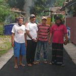 Aspal jalan di Perum Gupitsari Desa Teras Selesai di Bangun, Warga Sambut Gembira