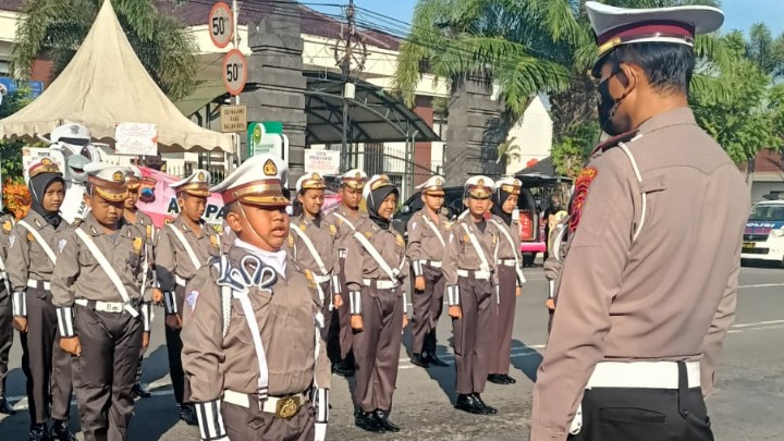 SDN 1 Papahan Kirim Polcil Dalam Acara Road Safety HUT Bayangkara ke 76 POLRES Karanganyar