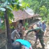 Sigap Bencana, Babinsa Gotong Royong Bersihkan Tanah Longsor