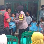 Aiptu Diah Handarini Bhabinkantibmas Desa Karangkedawung Hadiri Pembagian 20 Tas kepada Yatim Piatu
