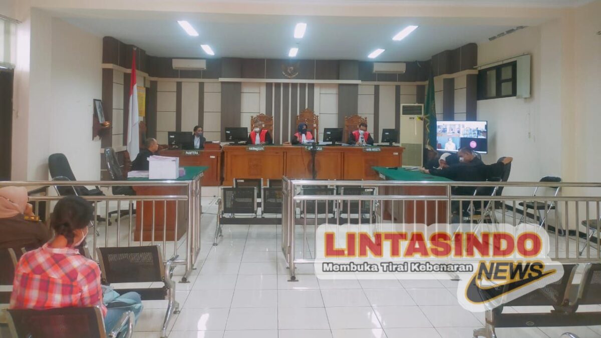 Pengadilan Negeri Tipikor Semarang Menjatuhkan Pidana Penjara 1 Tahun Terhadap Paul Christian, Padahal Jaksa Penuntut Umum Menuntut Dengan Pidana Penjara 4,5 Tahun, Ada Apa…..???