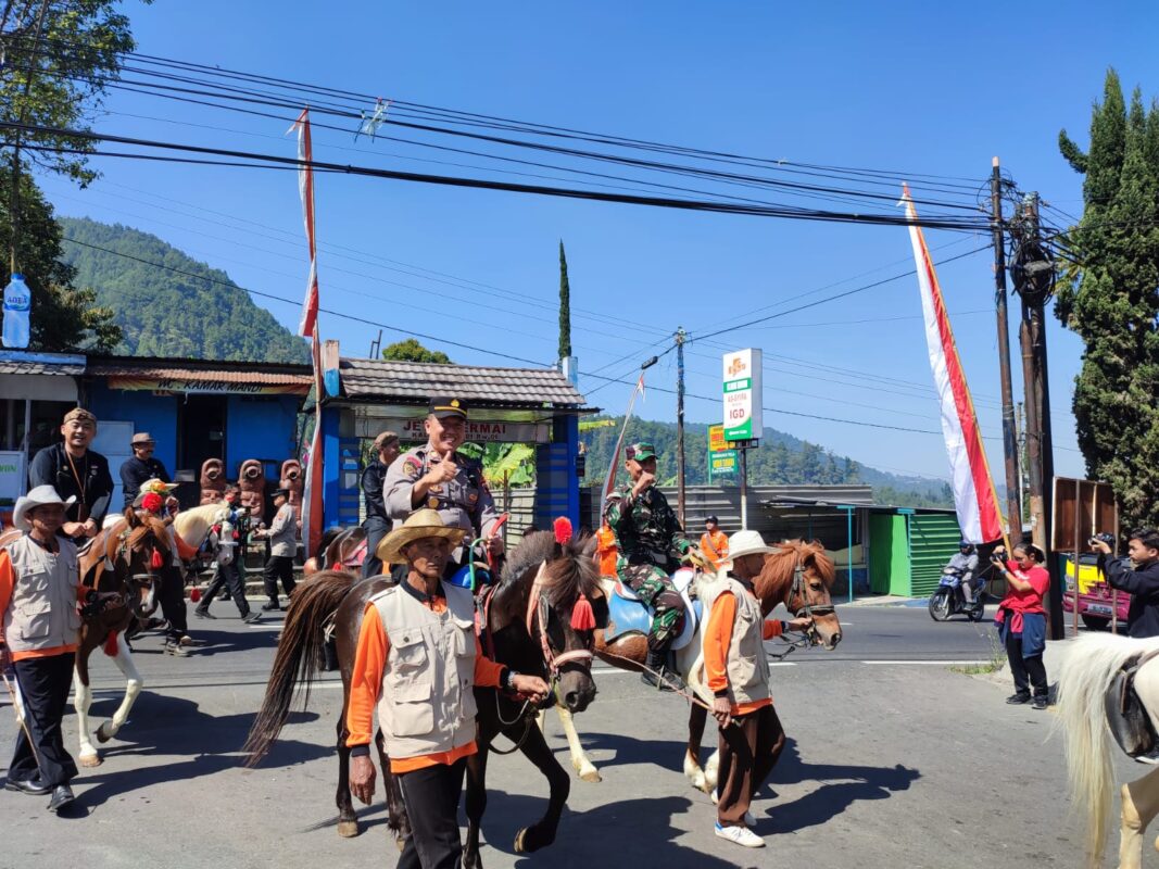 Grebeg Suro Ala Paguyuban Pedagang dan Andong, Semarak dan Meriah Tetap Menjaga Budaya Jawa