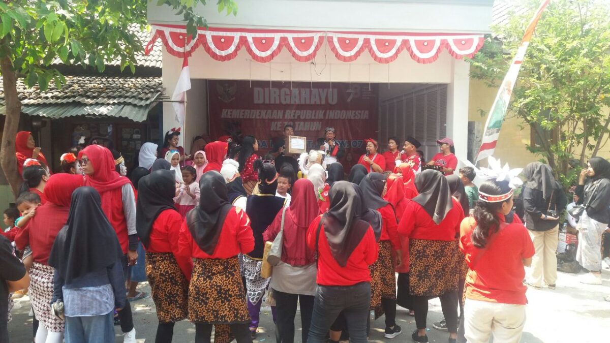 Memeriahkan HUT RI ke 78, RW 07 Kelurahan Mojo Gelar Lomba Budaya Rojomolo