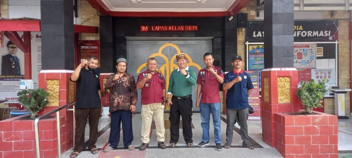 Tim JBI Kabupaten Grobogan Peduli Terhadap Warga Binaan dan Bagikan Nasi Pecel