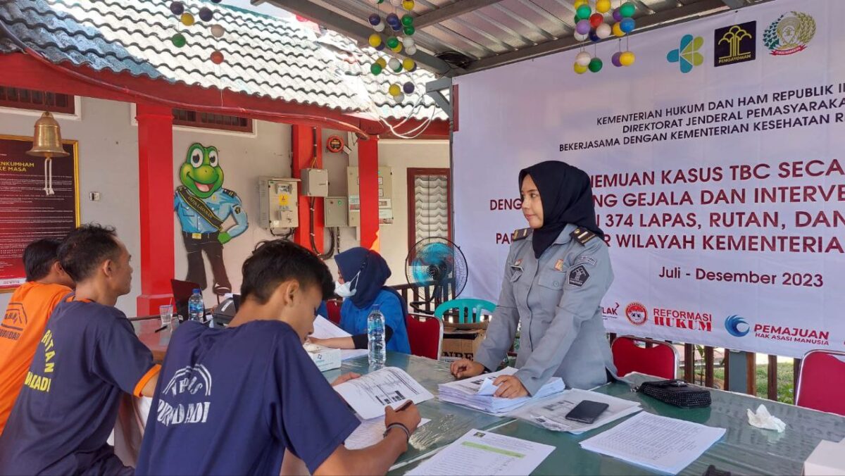 Warga Binaan Lapas Kelas IIB Purwodadi di Berikan Pelayanan Skrining Gejala dan Intervensi Rontgen Dada
