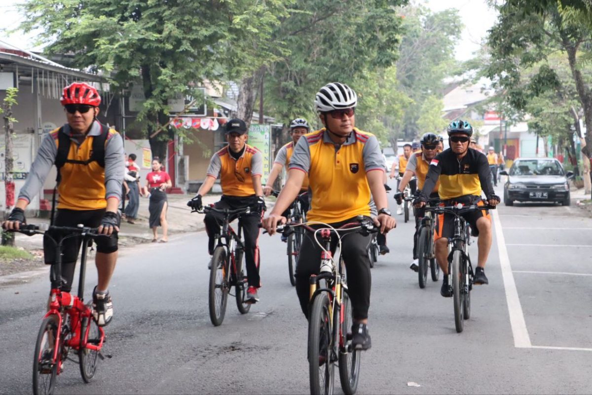 Kapolres Grobogan Bersepeda Santai, Pastikan Logistik Pemilu 2024 Aman