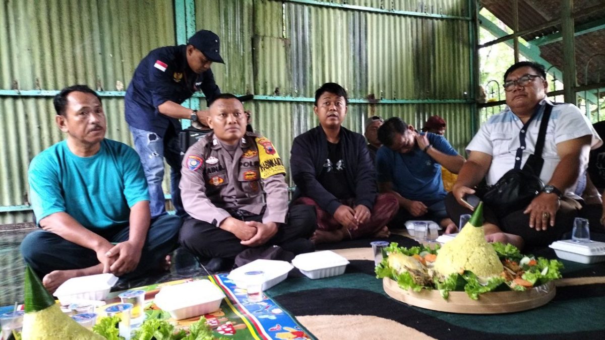 Wartawan Grobogan Network Bhakti Sosial dan Ziarah Makam Leluhur Grobogan di Desa Ngembak Purwodadi