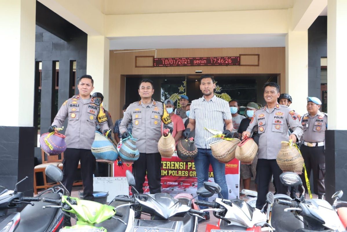 9 Pelaku dan 8 Ekor Ayam dari Judi Sabung Ayam Berhasil di Amankan Polres Grobogan
