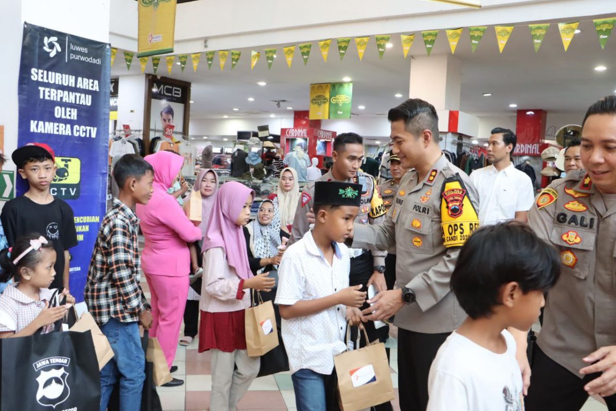 Jelang Lebaran, Kapolres Grobogan Ajak Jalan – Jalan Anak Yatim Piatu