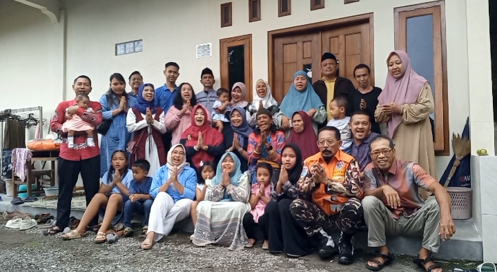 Silahturahmi Di Hari Raya Idul Fitri 1445 H Keluarga Besar Trah Eyang Sastro Kartono