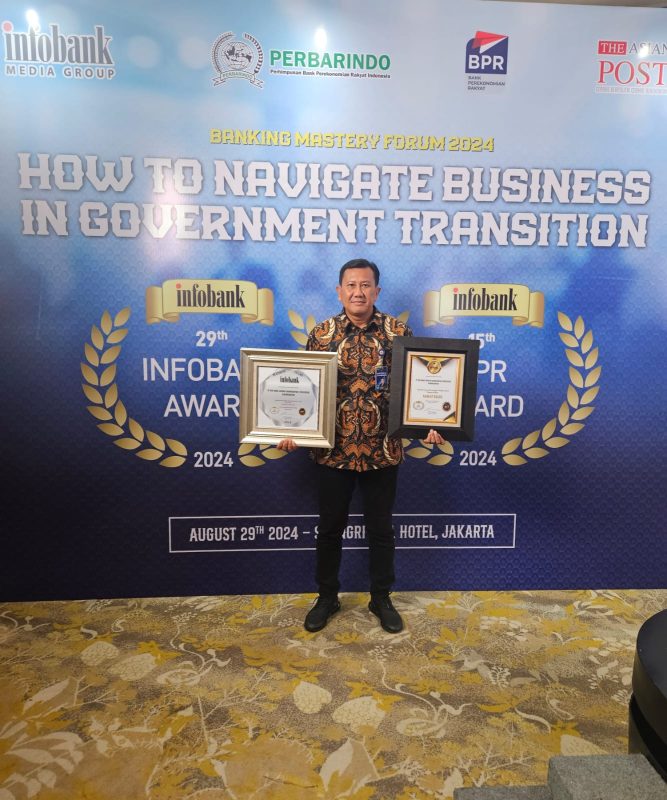 Bank Daerah Karanganyar Raih Platinum Award dari Infobank Bukti Kinerja Keuangan Sangat Bagus dan Aman
