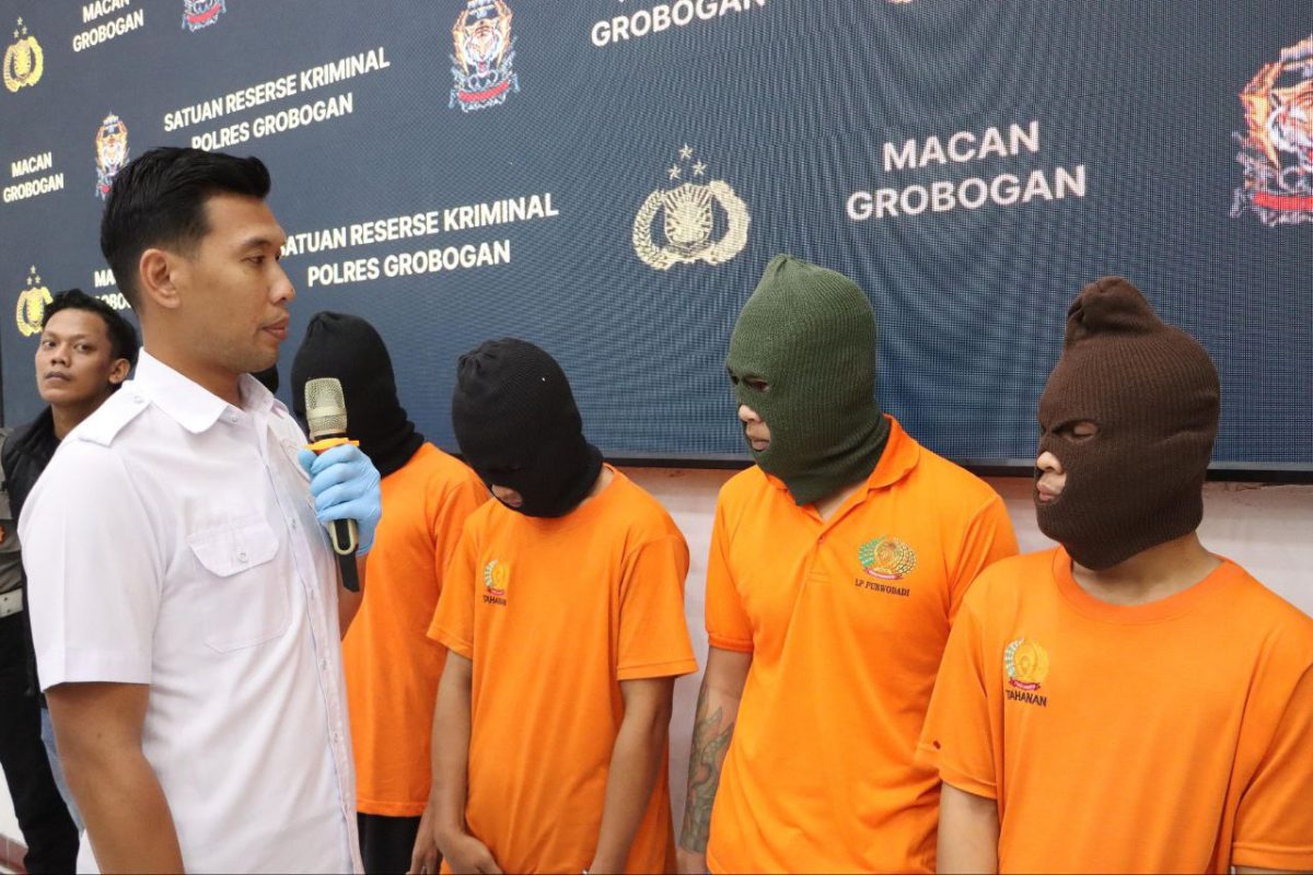 13 Pelaku Tawuran dan 35 Senjata Tajam, Diamankan Sat Reskrim Polres Grobogan